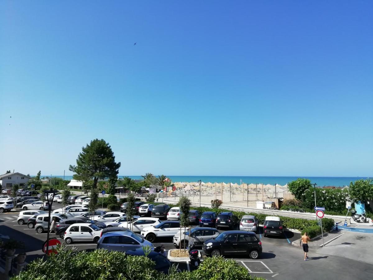 Silvi D'Amare Bed & Breakfast Silvi Marina Bagian luar foto
